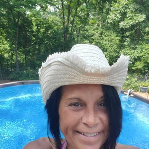 Meet your Posher, Angie